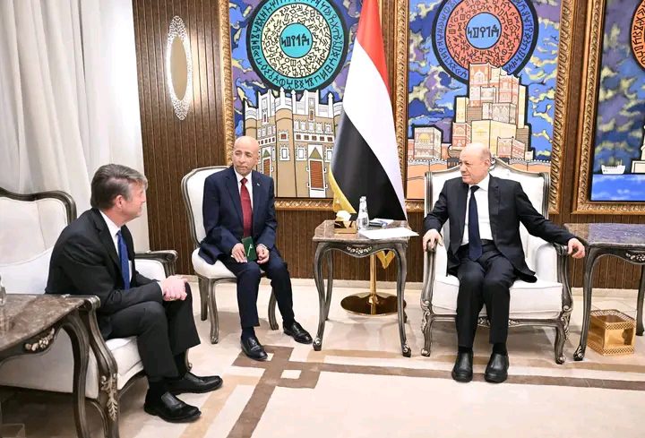 الرئيس يبحث مع شركة هنت فرص الاستثمار في القطاع النفطي ويؤكد على تقديم كافة التسهيلات