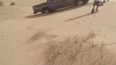 الرياح الموسمية تعزل منطقة الحامية برضوم والكثبان الرملية تقطع شريانها الحيوي المرتبط بخط الساحل الدولي