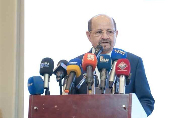 الزنداني: منح المرونة للسلطات المحلية في إدارة الإيرادات لا يعني خلق "جزر مستقلة" أو كيانات خارج إطار الدولة