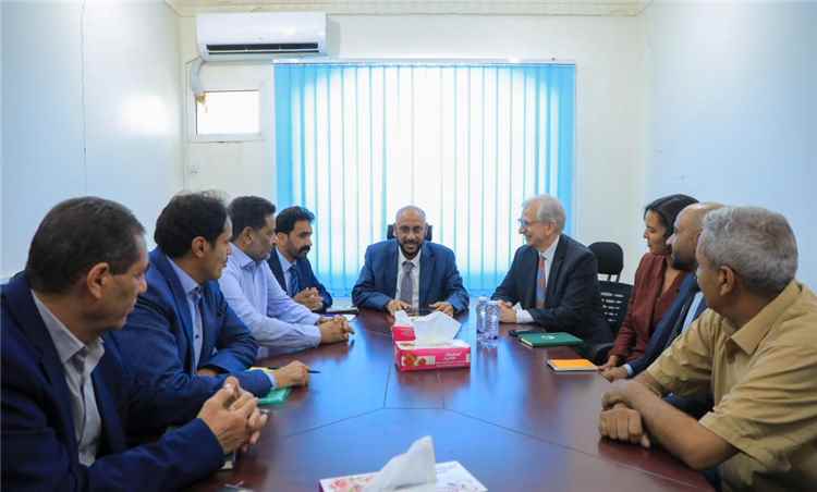 السفير الألماني يشيد بدور صافر ويؤكد دعم بلاده للمبادرات التنموية في اليمن
