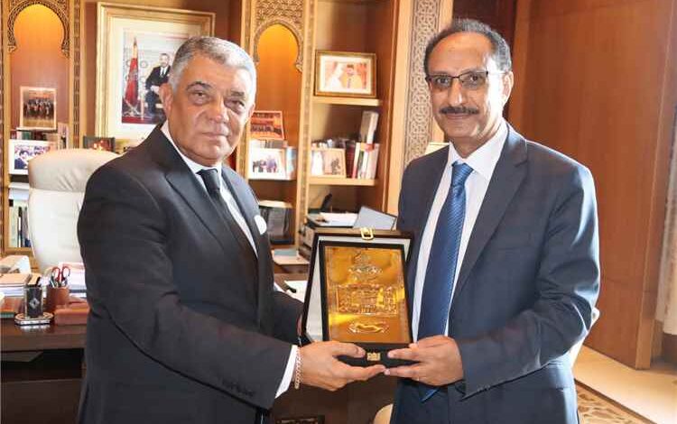 السفير عزالدين الأصبحي يلتقي رئيس المحكمة الدستورية المغربية