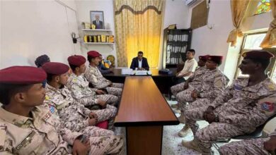 السقطري يلتقي خريجي كلية الطيران والدفاع الجوي ويهنئهم بتفوقهم