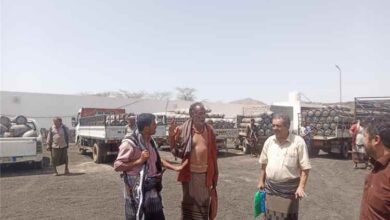 السلطة المحلية والأمن بلودر ينفذان نزولاً ميدانياً إلى محطة الصرة للغاز المنزلي