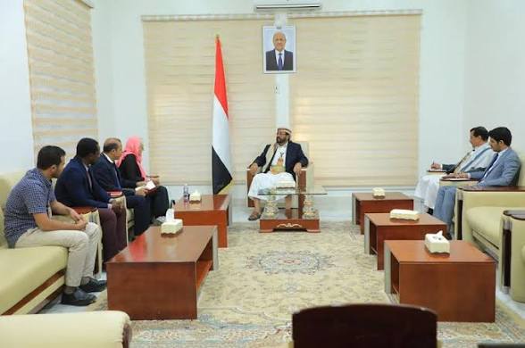 العرادة والصليب الأحمر يبحثان توسيع التدخلات الإنسانية في مأرب.. ودعوة لتسريع ملف الأسرى