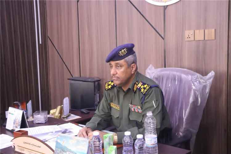 العميد الجابري يتفقد سير العمل في أمن مديرية مدينة المكلا ويؤكد رفع الجاهزية لمواجهة التحديات