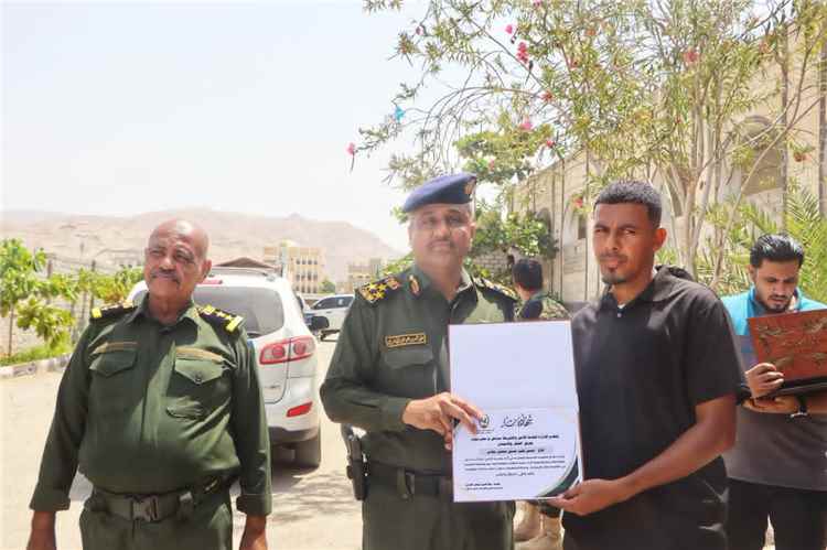 العميد الجابري يكرّم منتسبي إدارة مكافحة المخدرات تقديراً لجهودهم في مكافحة آفة المخدرات