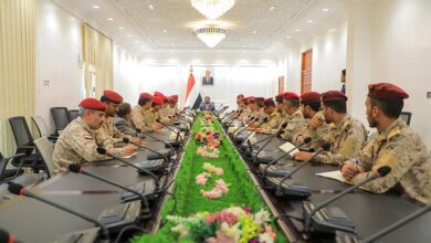 اللواء سلطان العرادة يبحث مع وزير الدفاع جاهزية القوات المسلحة ويؤكد دعم القيادة لتعزيز قدراتها
