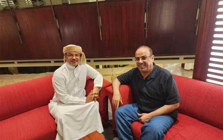 الميسري يستقبل وزير الدولة أحمد الصالح في مقر إقامته بالعاصمة السعودية الرياض