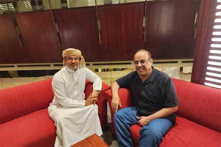 الميسري يستقبل وزير الدولة أحمد الصالح في مقر إقامته بالعاصمة السعودية الرياض