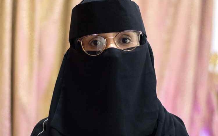 الناشطة أمة الله عبد الله تطالب بحلول استراتيجية لتمكين النازحين