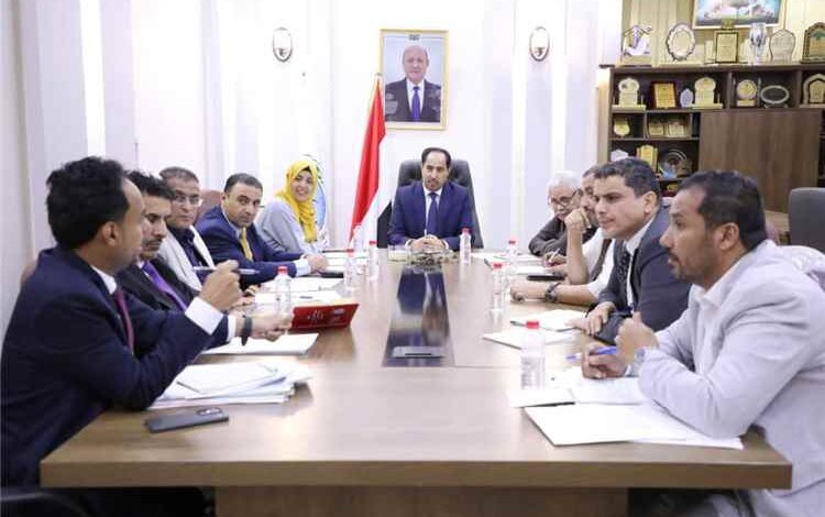 الوزير البكري يرأس اجتماعًا لتقييم الأداء ومناقشة المشاريع