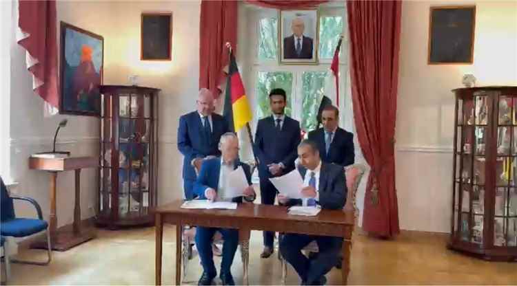 اليمن توقع اتفاقية لاستعادة ممتلكات ثقافية وأرشيف تراثي في ألمانيا