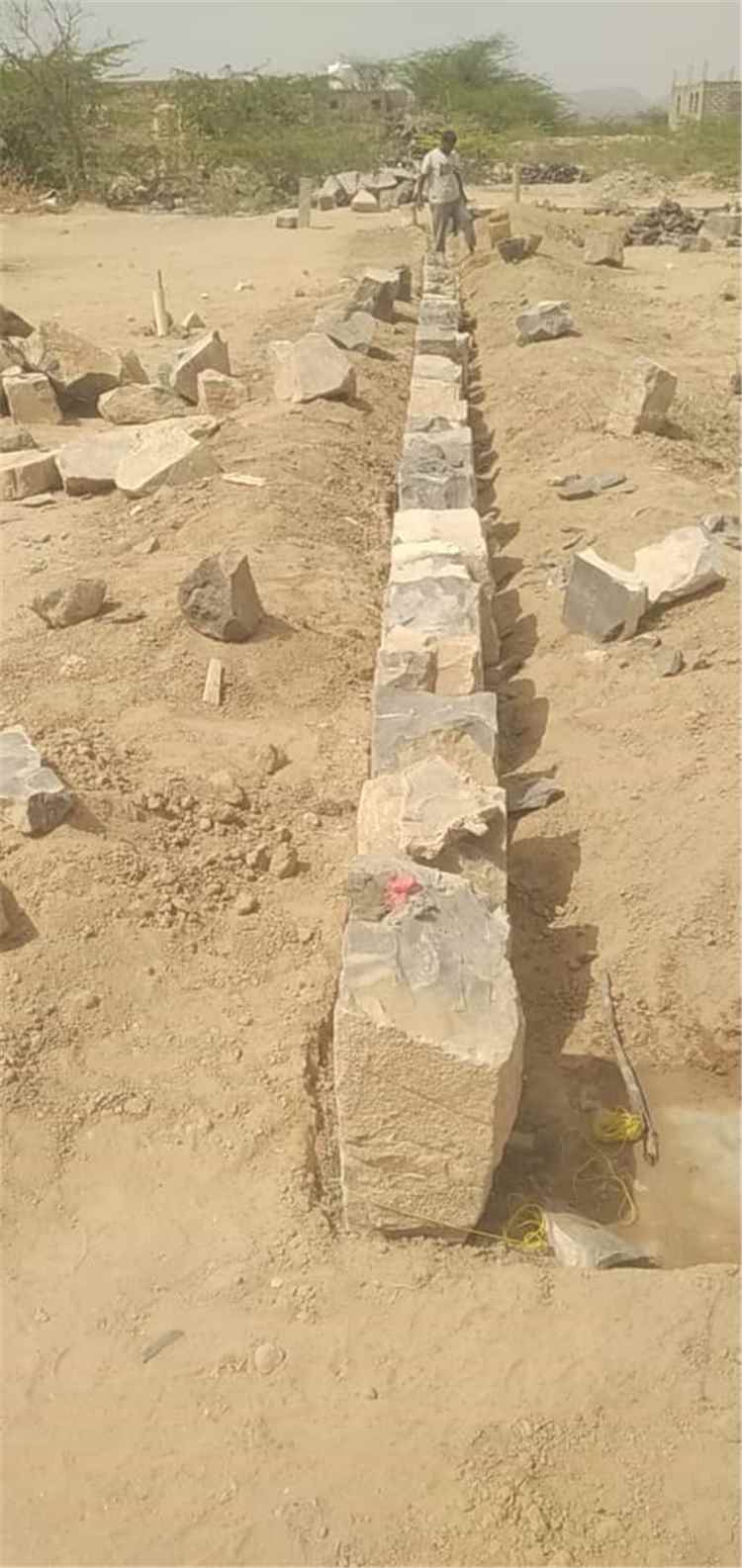 انطلاق أعمال تسوير مقر جمعية معاقين أمصرة بدعم من المؤسسة الاقتصادية