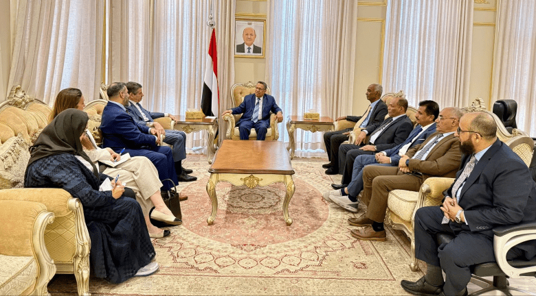 بن دغر والسفير الأمريكي يناقشان الأمن في باب المندب وجهود السلام في اليمن