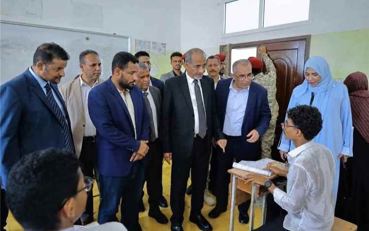 بين العرق والأحلام ماذا يحتاج طالب الثانوية؟ زيارة رسمية أم اهتمام حقيقي؟