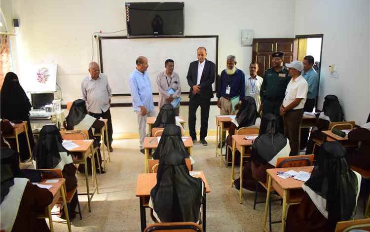 تدشين اختبارات الثانوية العامة لـ5562 طالباً وطالبة في 103 مراكز اختبارية بوادي وصحراء حضرموت