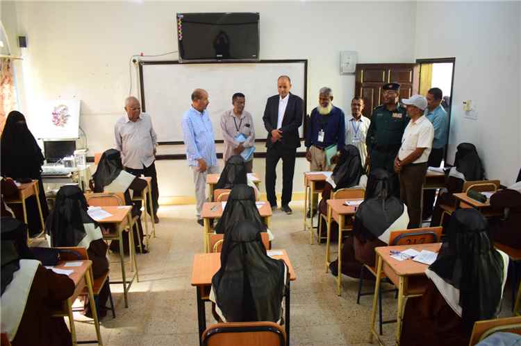 تدشين اختبارات الثانوية العامة لـ5562 طالباً وطالبة في 103 مراكز اختبارية بوادي وصحراء حضرموت