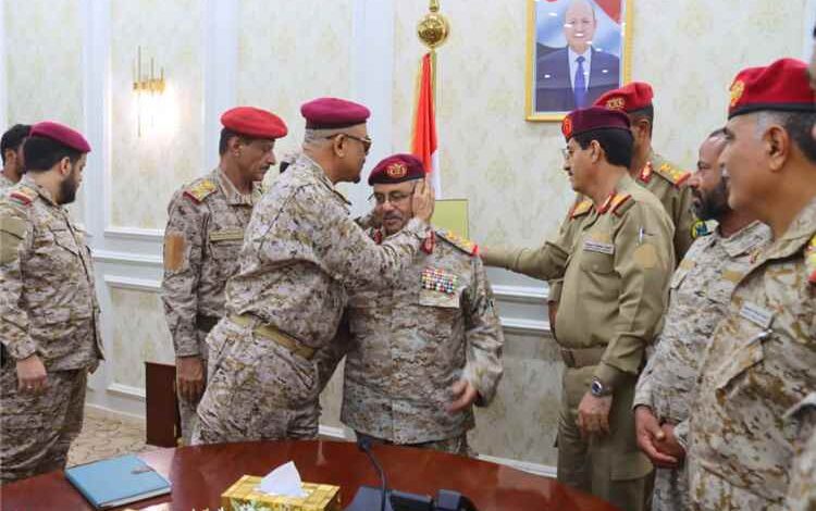 تسليم وتوديع وتكريم غير مسبوق للفريق أحمد محسن اليافعي بحضور وزير الدفاع ونائب رئيس هيئة الأركان وقيادات الجيش