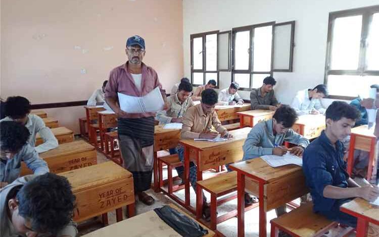 ثانوية الشهيد بالليل علوي بيافع سرار تختتم امتحانات الثانوية العامة للعام 2026م