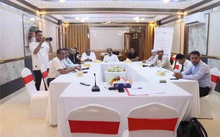 جلسات نقاشية مركزة حول تعزيز إيرادات القطاع الزراعي في حضرموت سلاسل منتجات البصل والتمور والعسل تعقد بسيئون
