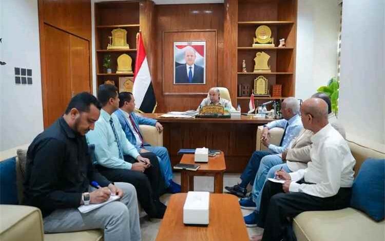 حضرموت تضع خارطة طريق لتطوير الكهرباء وتحلية المياه بدعم سعودي وشراكة دولية