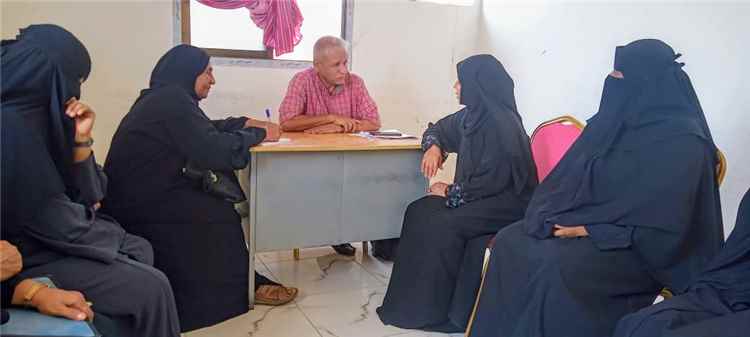 حماية البيئة واللجنة الوطنية للمرأة بالمحافظة يبحثان تعزيز الشراكة لتنفيذ برامج توعوية بيئية  في أبين