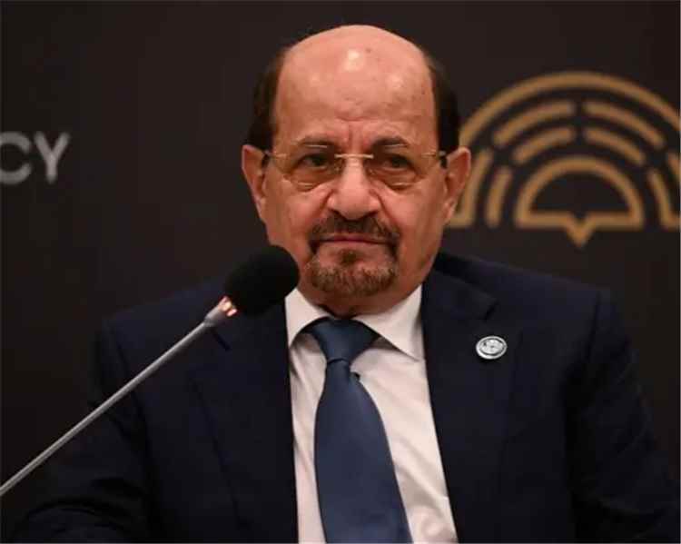 رئيس الوزراء يوجه بمكافأة 5 آلاف ريال سعودي لكل فرد في بعثة المنتخب الوطني
