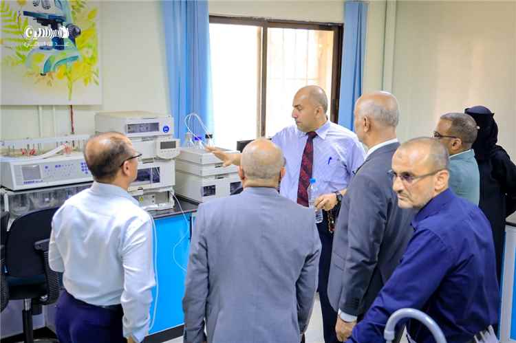 رئيس جامعة إقليم سبأ يشيد بإنجازات جامعة تعز 
ويؤكد: حققت إنجازات نوعية وتمثل نموذجًا أكاديميًا متميزًا في التعليم والبحث العلمي
