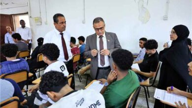 رئيس جامعة عدن يتفقد سير الامتحانات بكلية الحاسوب وتكنولوجيا المعلومات