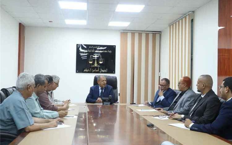 رئيس مجلس القضاء الأعلى يترأس اجتماعًا بمدراء الشؤون المالية في الهيئات القضائية