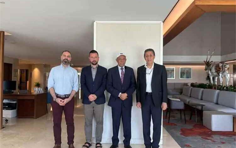رئيس مجلس شبوة الوطني العام يبحث مع وفد معهد السلام الأوروبي مستجدات الأوضاع وجهود السلام في اليمن