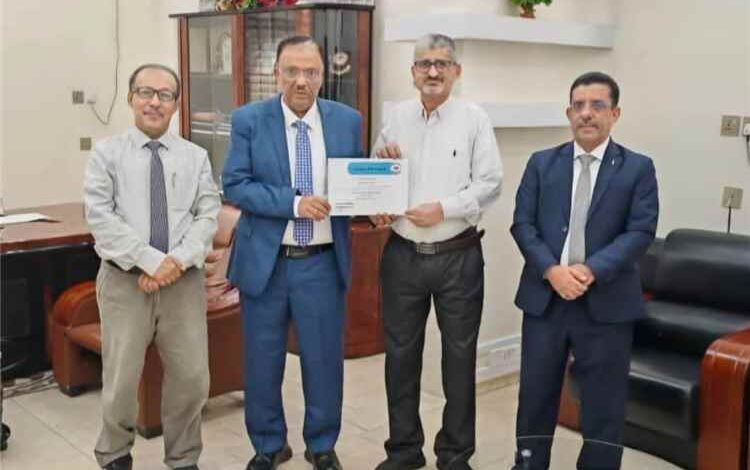 رئيس مصلحة الجمارك يُكرّم قيادات جمرك الوديعة لتميزهم في إحباط تهريب المواد الخطرة