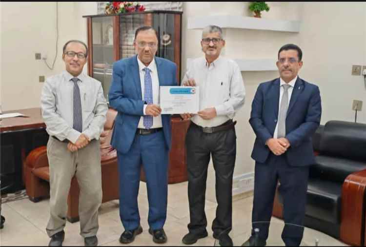 رئيس مصلحة الجمارك يُكرّم قيادات جمرك الوديعة لتميزهم في إحباط تهريب المواد الخطرة