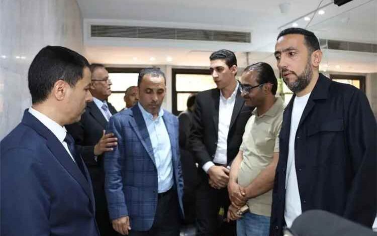 رئيس مصلحة الهجرة والجوازات والجنسية اللواء النسي يطّلع على سير العمل بمركز الجوازات في السفارة اليمنية بالقاهرة ويوجه بتسهيل إجراءات المواطنين