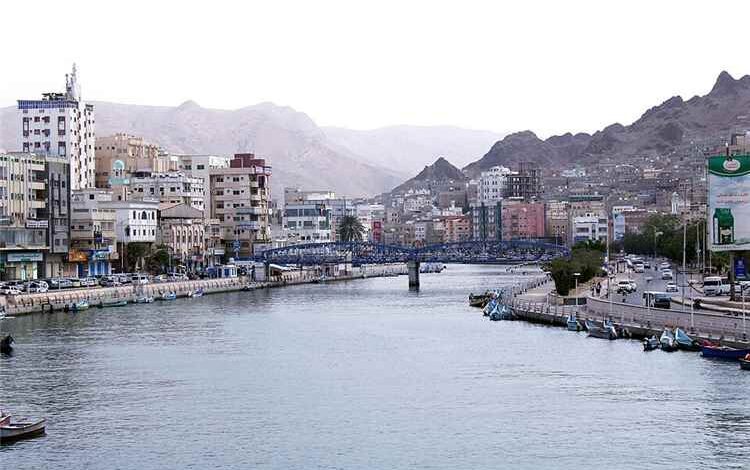 سكان بالمكلا: سماع دوي إطلاق مضادات أرضية تزامناً مع تحليق طائرات مسيّرة