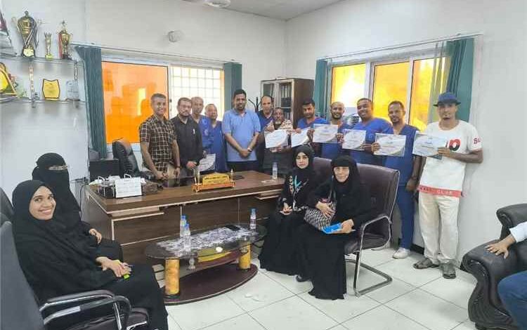صحة ساحل حضرموت تكرّم منتسبي بنك الدم وسفراء التبرع بمستشفى المكلا