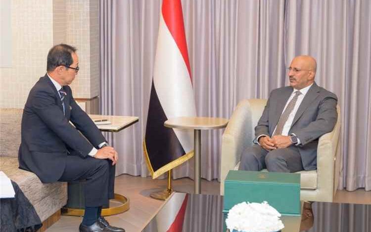 طارق صالح يبحث مع السفير الياباني العلاقات الثنائية وسبل دعم بلادنا