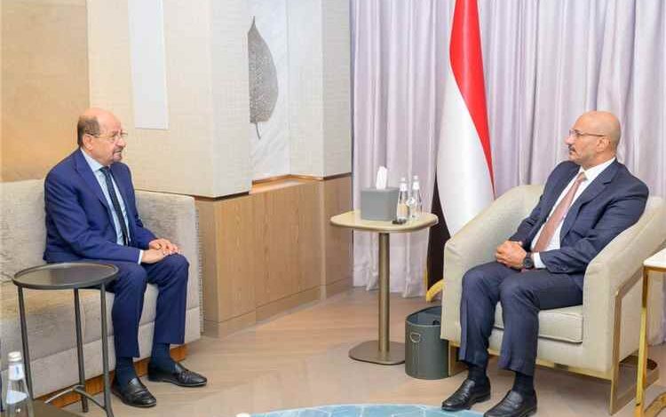 طارق صالح يلتقي رئيس مجلس الوزراء ويؤكد دعم جهود الحكومة لتحسين الخدمات والإصلاحات الاقتصادية