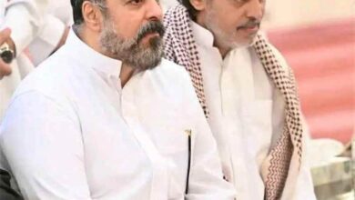 ظهور نادر لجلال هادي في مراسم عزاء والده بعد سنوات من الغياب عن المشهد العام
