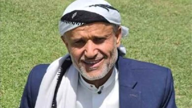 عام خلف القضبان.. أسرة تربوي في إب تروي فصول المعاناة وتطالب بإنقاذه