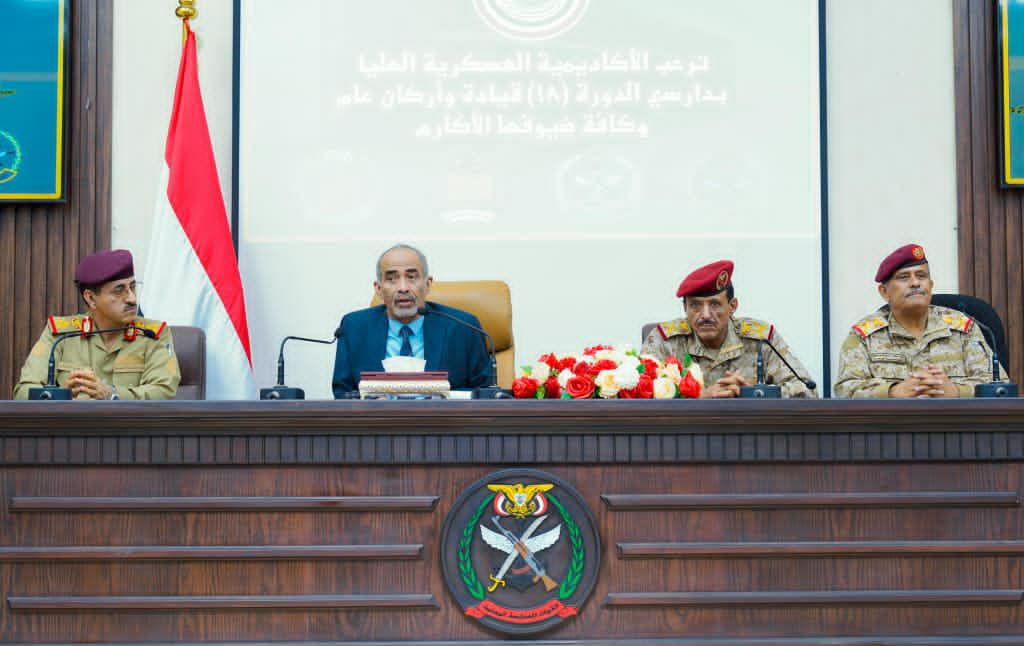 عضو مجلس القيادة الفريق الصبيحي يشدد على توحيد الصف ويؤكد: ''استعادة صنعاء وإنهاء الإنقلاب أهداف وطنية ثابتة لا حياد عنها''