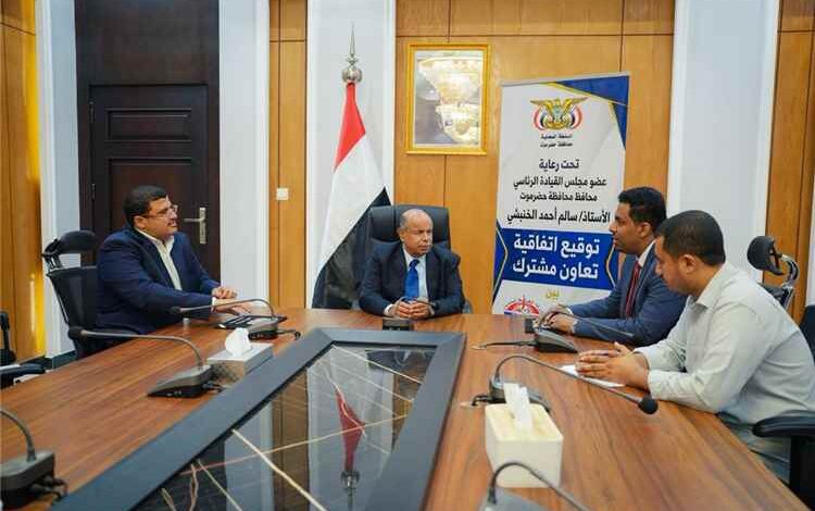 عضو مجلس القيادة سالم الخنبشي يرعى ثلاث اتفاقيات لدعم قطاعات التعليم والصحي والنفط