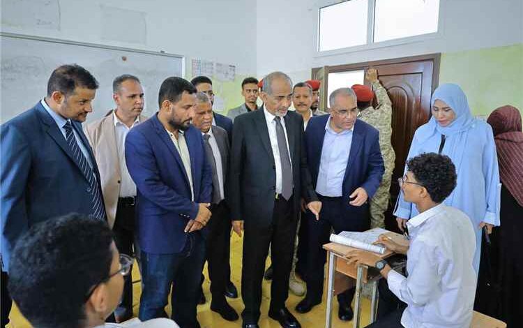 عضو مجلس القيادة محمود الصبيحي يدشّن اختبارات الثانوية العامة بعدن ويؤكد دعم القيادة السياسية لقطاع التعليم