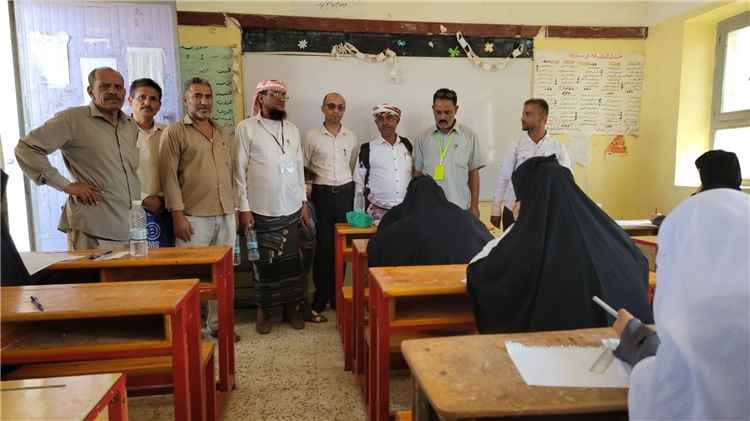 فريق تربوي بمحافظة لحج يزور مراكز الاختبارات الوزارية بحالمين
