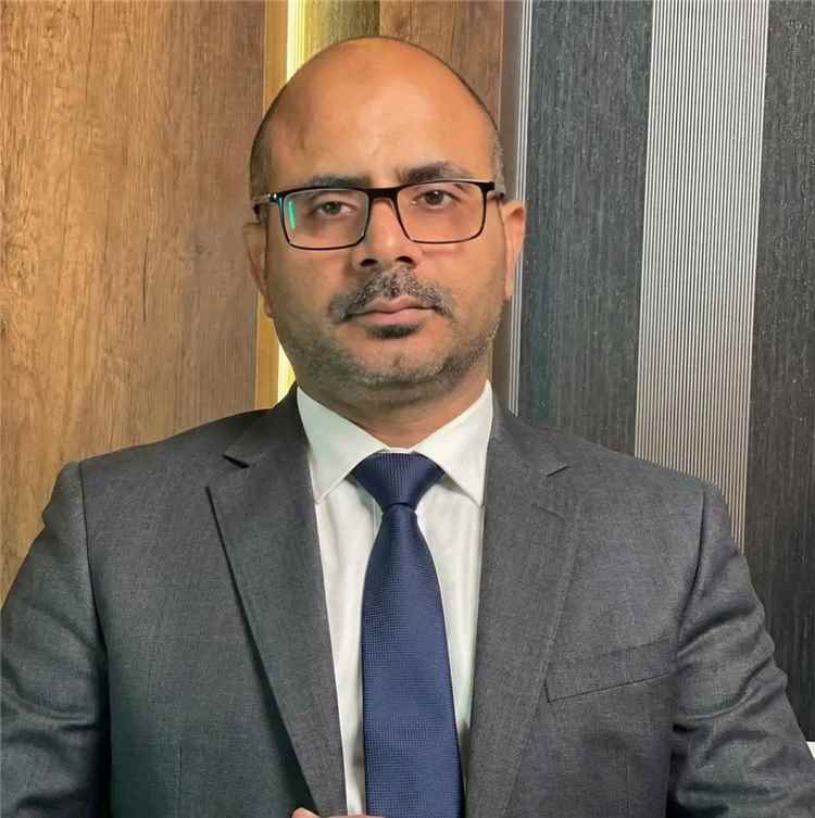 فهد سلطان: كثير من أزمات اليمن وُلدت بعد الانتصارات لا بعد الهزائم