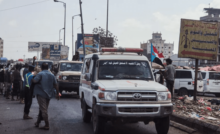 قتلى وجرحى بينهم أجانب في إطلاق نار أمام منزل محافظ عدن وأجهزة الامن تفتح تحقيقا  