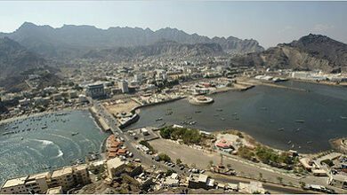 قرارات في عدن: حظر الدراجات النارية والمركبات غير المرقمة وغرامة 5 ملايين ريال عقوبة من يطلق النار في المناسبات