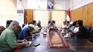 قيادات من مؤتمر حضرموت الجامع تبحث مع وكيل الوادي والصحراء تعزيز الشراكة وتحسين الخدمات