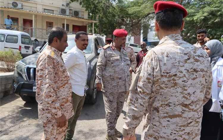 لجنة من وزارة الدفاع تطلع على الخدمات الطبية المقدمة في مستشفى باصهيب