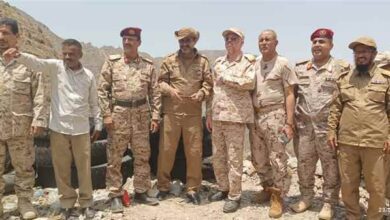 لجنة وزارة الدفاع والمنطقة الرابعة تستكمل نزولها الميداني بزيارة محور يافع وموقع سباح العسكري